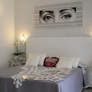 https://affittacamere-golfo-della-luna.hotelitalianriviera.com