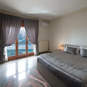 domus-aurea-apartment.sicilyhotelsitaly.net/