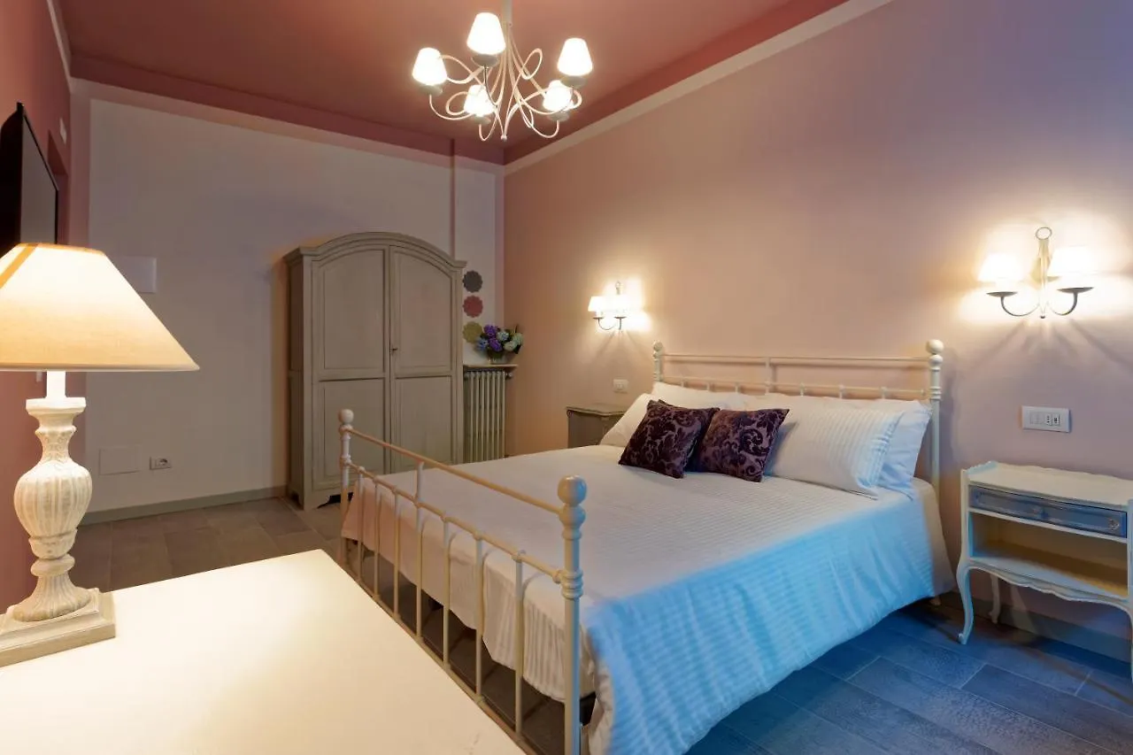 Hotel White Ribbon Milán 2*,  Italia