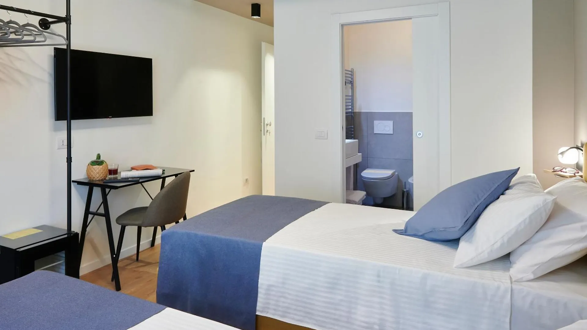 ** Affittacamere Hotel White Ribbon Milano Italia