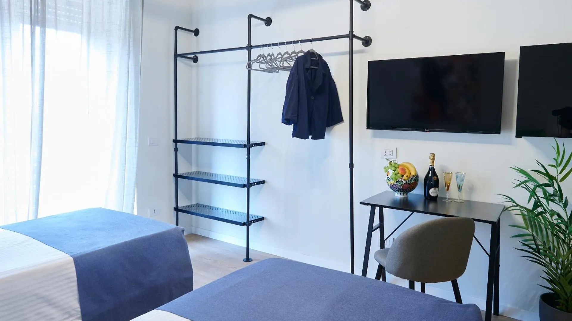 Hotel White Ribbon Milano 2*,