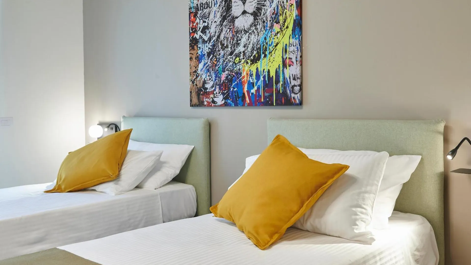 Hotel White Ribbon Milán 2*,  Italia