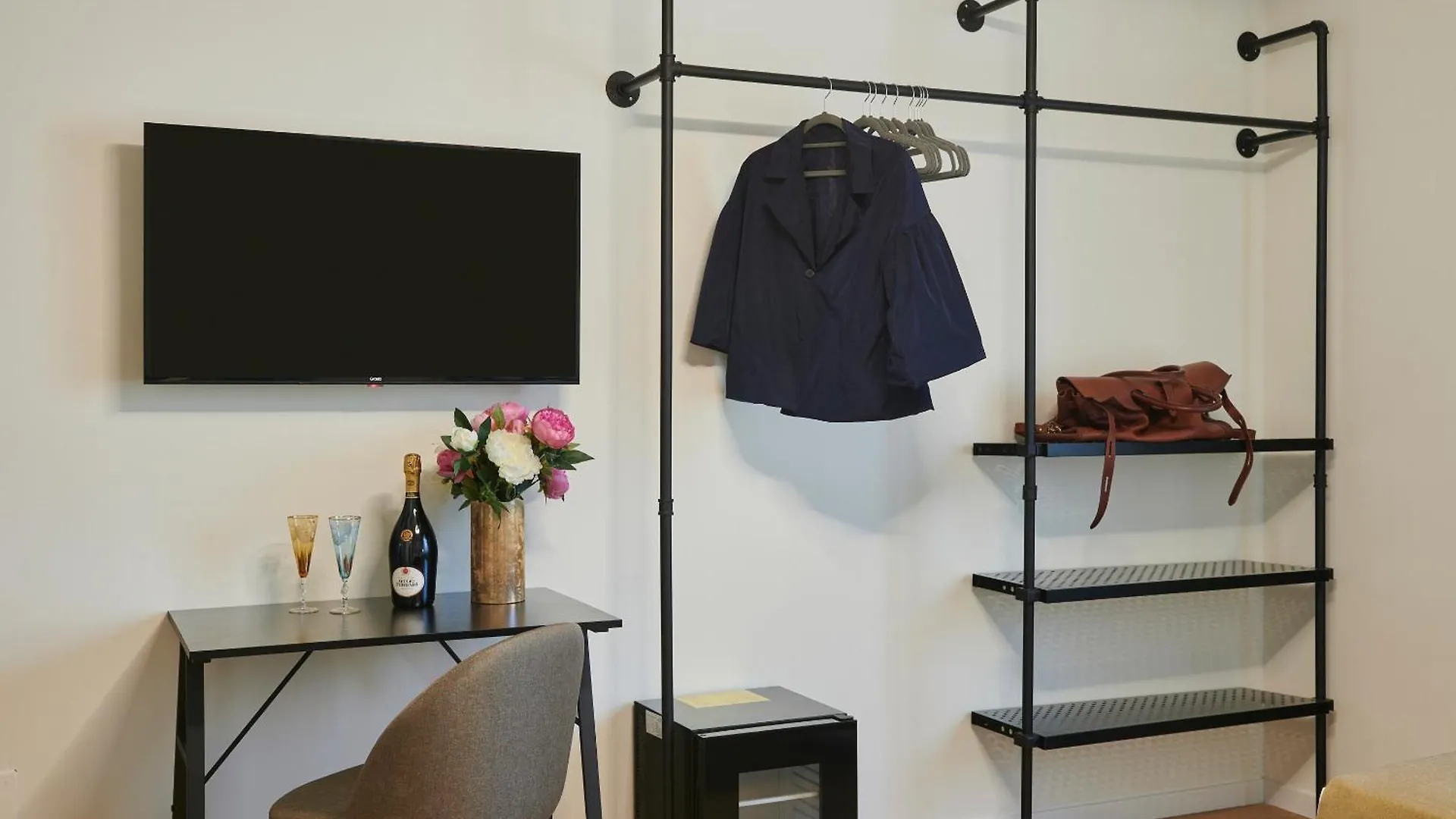 ** Affittacamere Hotel White Ribbon Milano Italia
