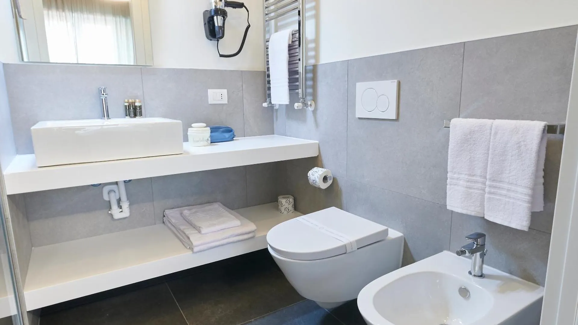 Affittacamere Hotel White Ribbon Milano