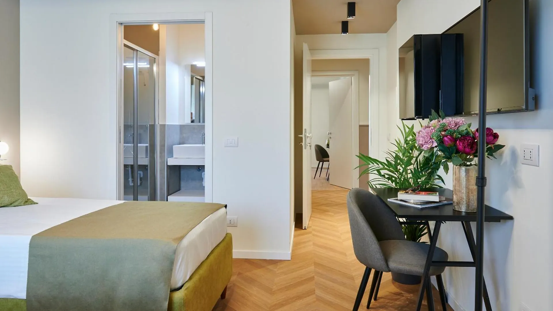 White Ribbon Hotel Milan 2*,