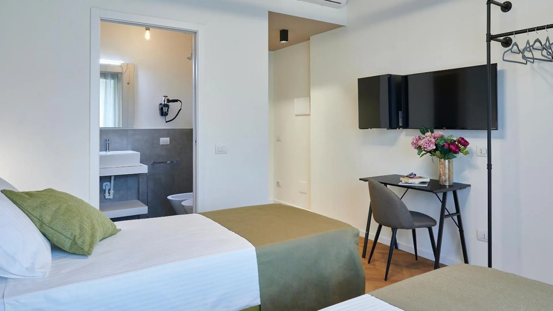 White Ribbon Hotel Milan Guest house